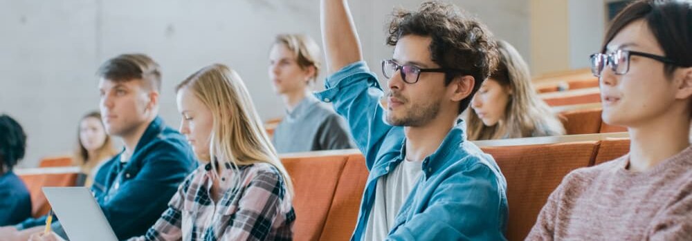 How to Start a Scholarship Essay with a Strong Introduction