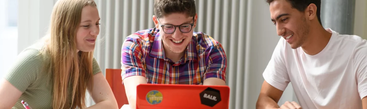 How to Start an Essay Effectively with a Strong Opening