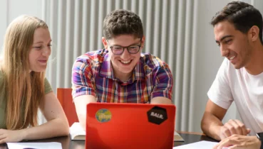 How to Start an Essay Effectively with a Strong Opening