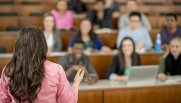 How to Write a Play Title in an Essay Using Correct Style